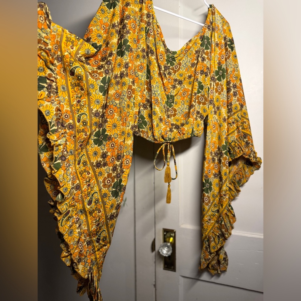 Gardenbelle shop Floral festival shirt - Picture 2 of 6